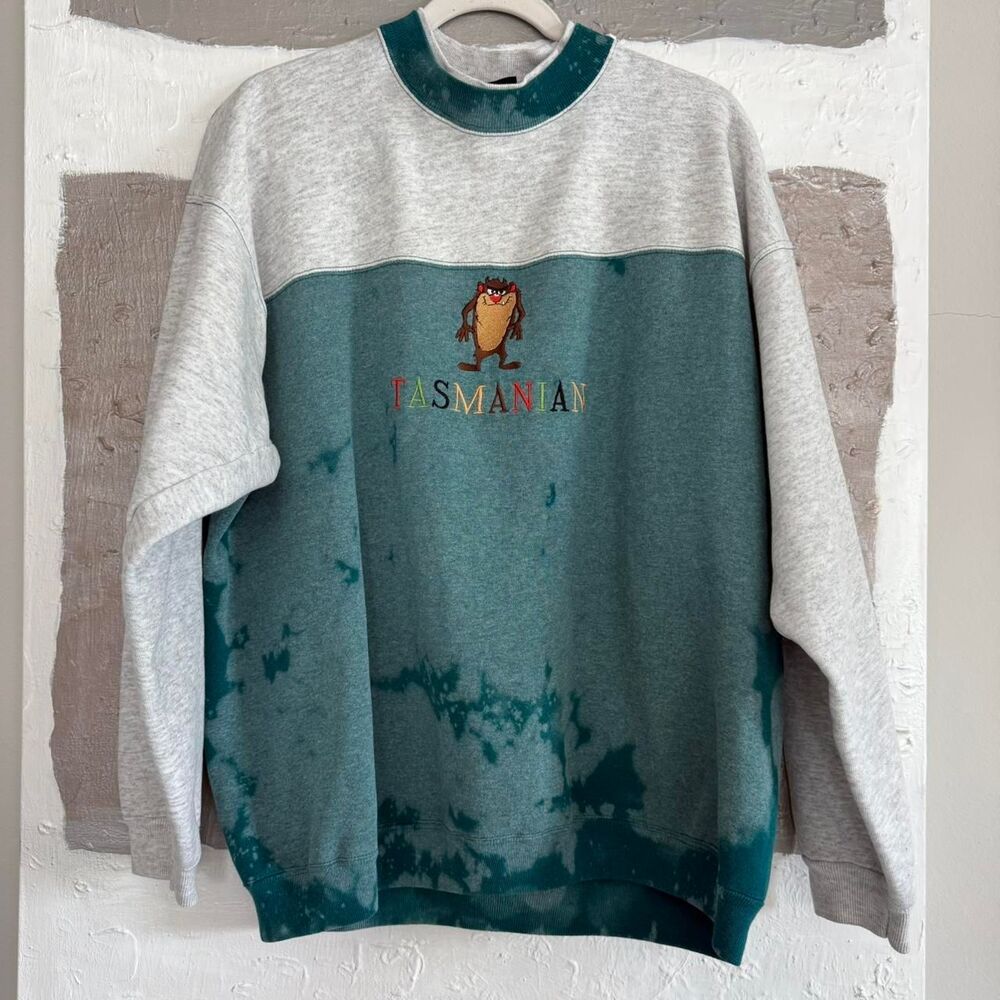 Vintage Looney Tunes TAZ Tasmanian Devil crewneck